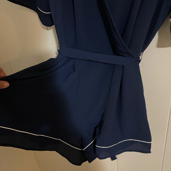 NWOT Trixxi Short Blue Romper Size Medium - Picture 5 of 5